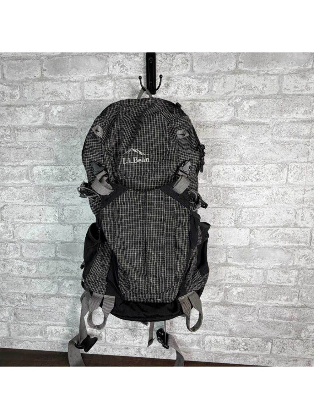 LL Bean Day Trekker 25 Backpack BOA Adjust Hydration Gray Camp